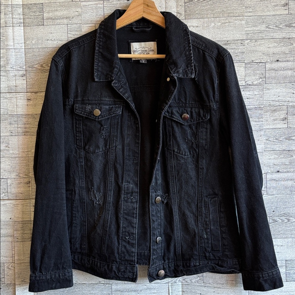 Black Jean jacket Distressed Denim coat womens‎ small